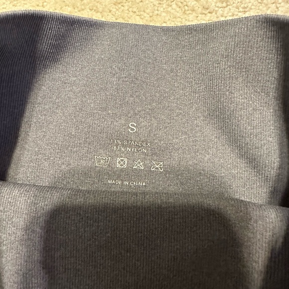 Butt and Hip Defining NVGTN Leggings - Picture 3 of 6